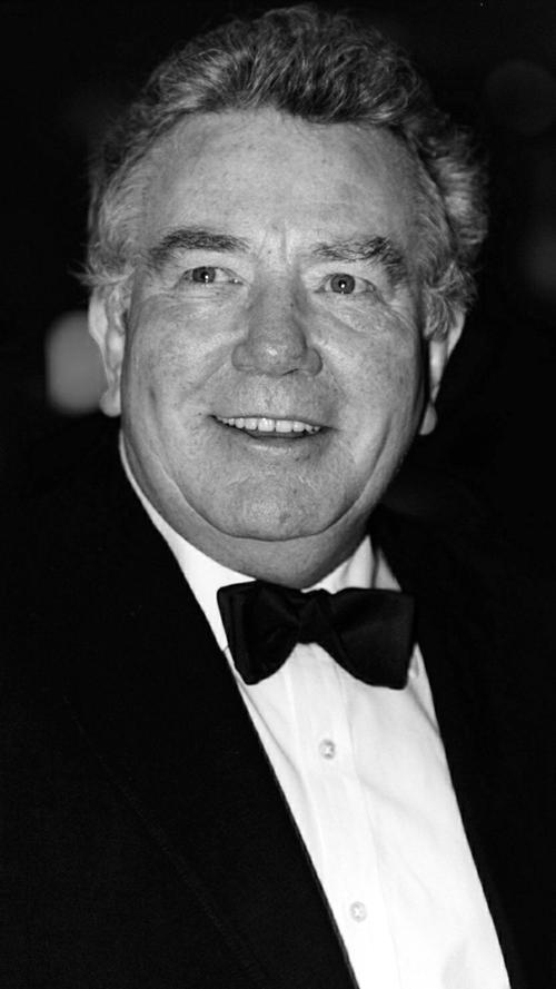 Nach kurzer Krankheit verstarb Schauspieler Albert Finney am 8. Februar im Alter von 82 Jahren. Er spielte unter anderem in den Streifen "Tom Jones", "Scrooge", "James Bond - Skyfall" und "Erin Brockovich" mit.