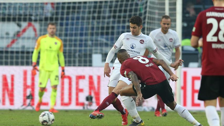Der Club stemmt sich gegen die drohende Niederlage, doch erneut schlägt Müller zu, der Angreifer erhöht in der 77. Minute auf 2:0.