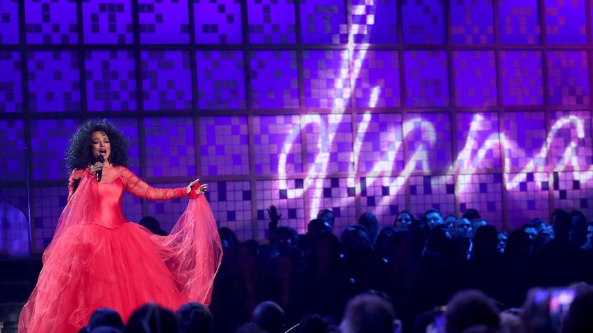 Glamour-Shows und knappe Outfits: So waren die Grammys 2019