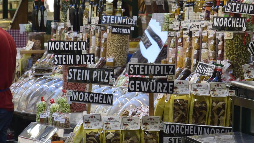 Speck, Obst, Schüttelbrot: Da Bozen im Herzen von Südtirol liegt, gibt es auf den Märkten alle Spezialitäten zu kaufen.