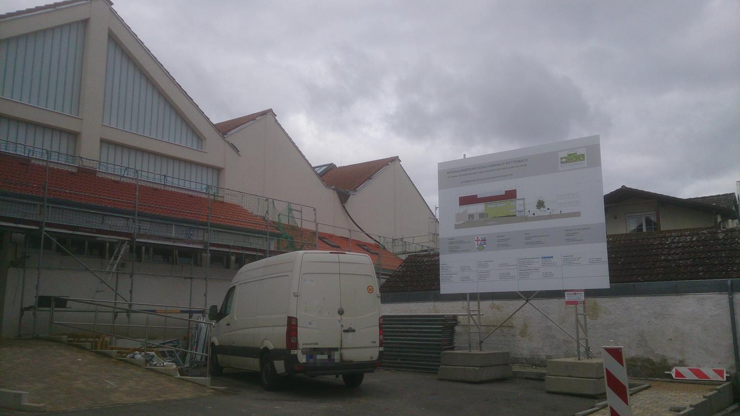 Die Prunksitzung in der Röttenbacher Schulturnhalle wurde abgesagt. Es hat einen schweren Unfall gegeben.