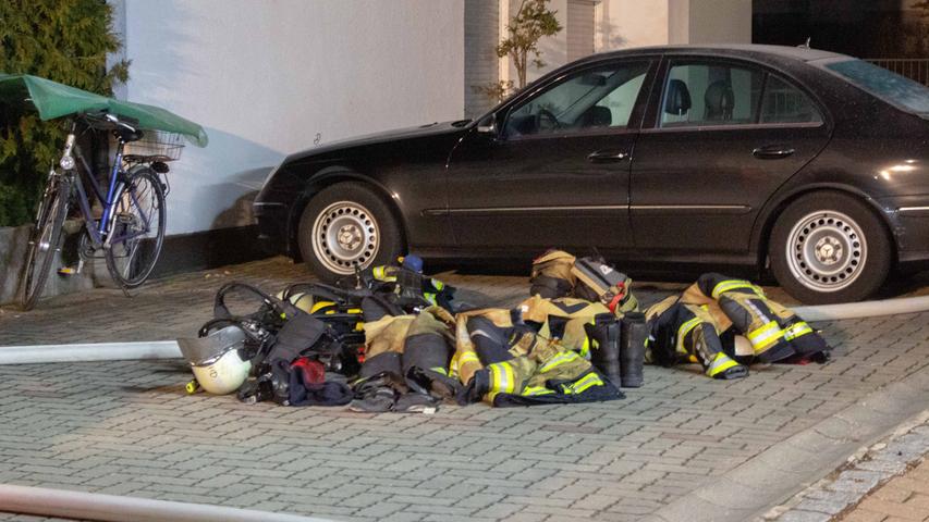 Feuer in Rednitzhembacher Tiefgarage: 50 Menschen in Sicherheit gebracht