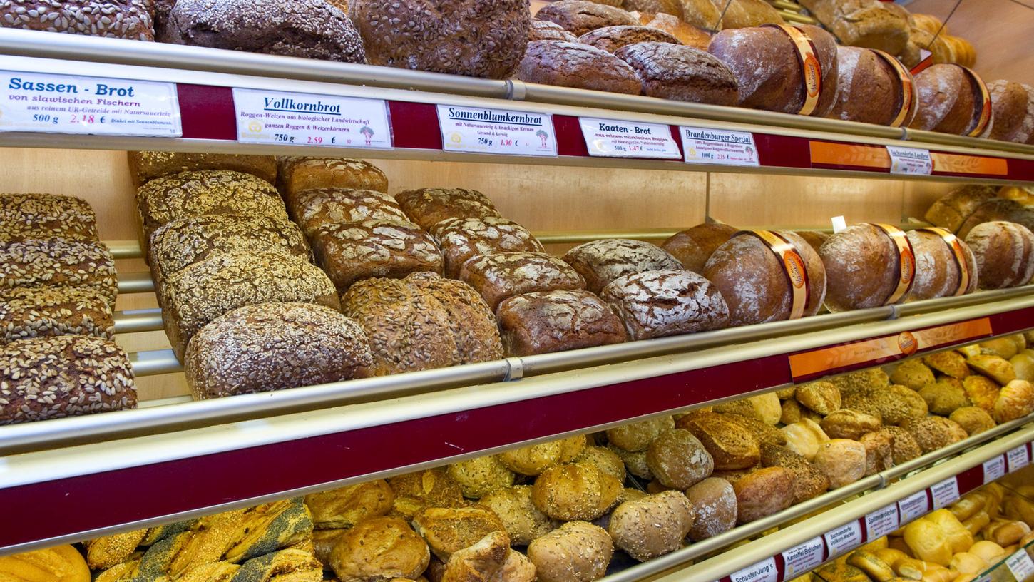 Bäckerein dürfen auch in Zukunft den ganzen Sonntag über unbelegte Semmeln verkaufen.