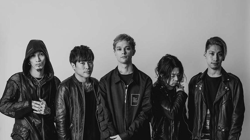 Die japanische Alternative Rock und Post-Hardcore-Band hat mittlerweile auch großen internationalen Erfolg, nachdem sie anfänglich nur in ihrer Heimatregion live auftraten. Ganz aktuell erschien vor zwei Wochen das Video zu ihrer Single Revolution.