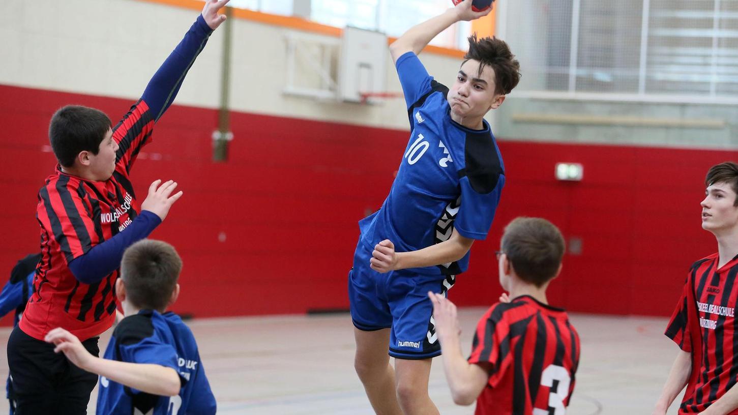 Schul-Handball: Spielfreude am Gluck-Gymnasium