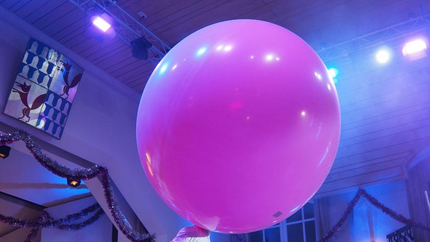 Wortakrobatik und Ballonkunst bei der Prunksitzung 2019 der KG Treuchtlingen