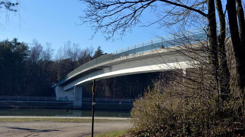 Der Membacher Steg in Alterlangen über den Main-Donau-Kanal wird von März bis Juni für rund 400000 Euro saniert.