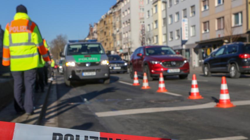 Gegen 8.40 Uhr befuhr eine 26-jährige Frau mit ihrem Fiat die Fürther Straße in Richtung Plärrer, als...