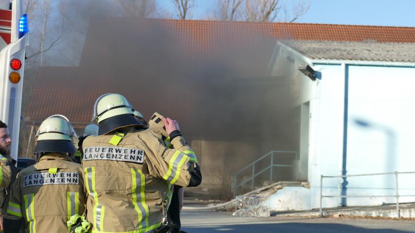 Qualm in Langenzenn: Lagerhalle brannte