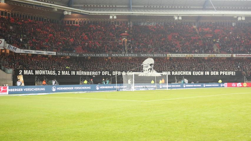 Schon wieder ein Montagsspiel, schon wieder traf es den 1. FC Nürnberg - Grund genug für zahlreiche Club-Fans, auf großer Bühne dagegen zu protestieren.