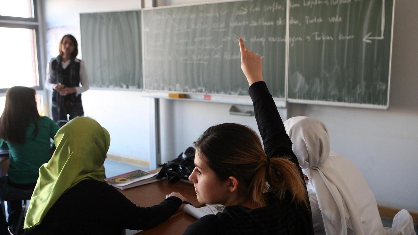 Mehrsprachigkeit ist eine echte Ressource. Schon in der Schule lernen die Kinder in Tunesien etwa Französisch, die Amtssprache.