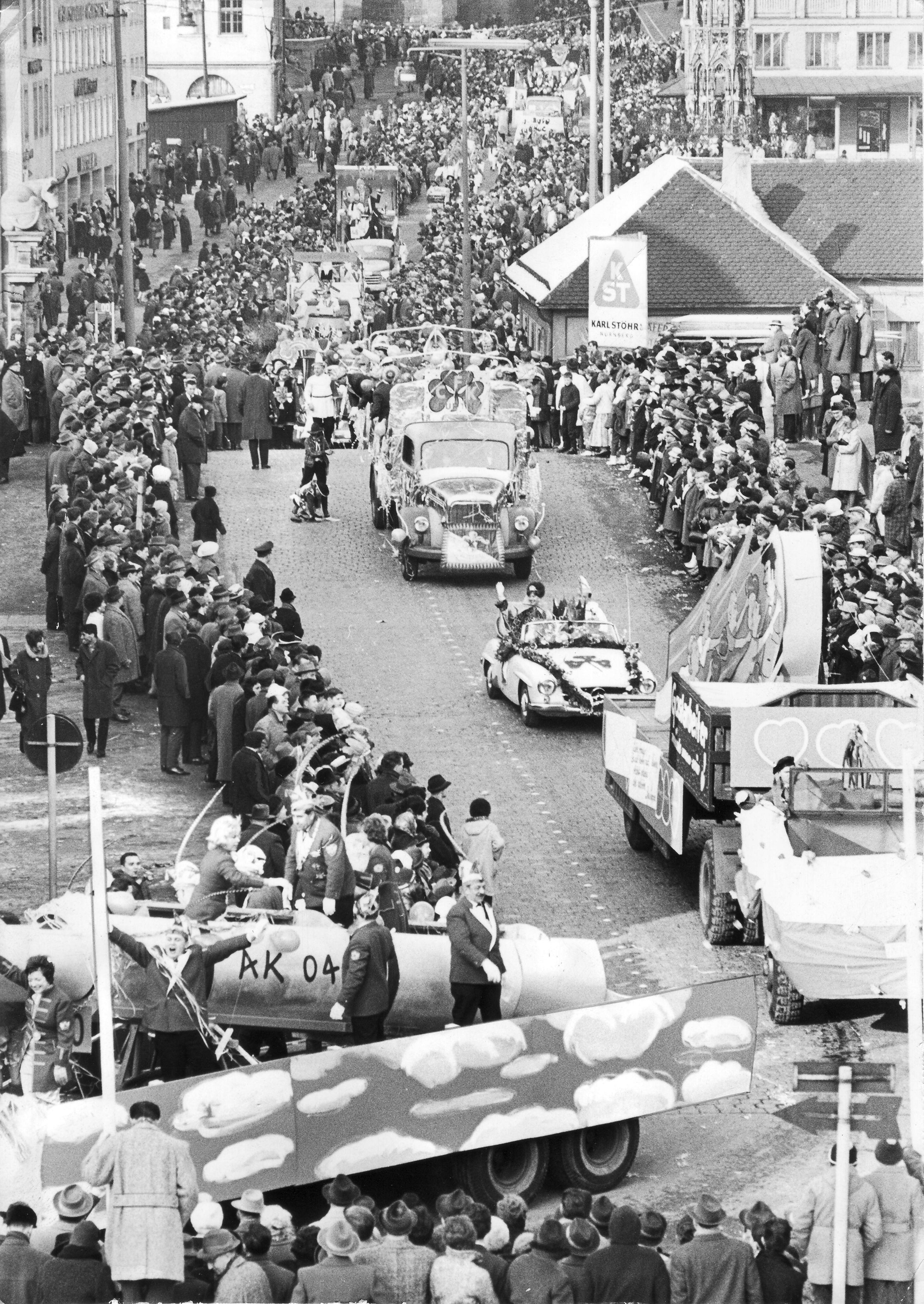 PappDutschke und ClubFlaschen Nürnberger Faschingsumzug in den