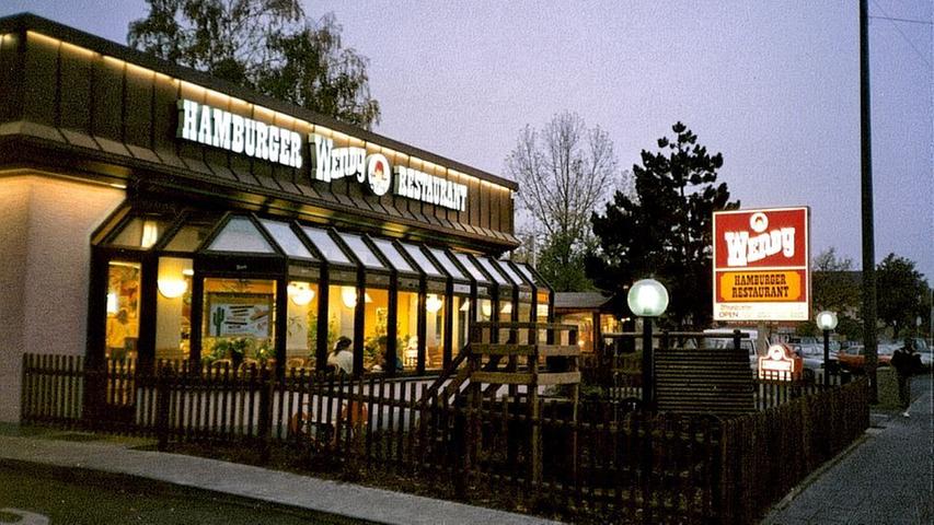 In der Nähe der PX haben sich diverse amerikanische Fast Food Restaurants angesiedelt.