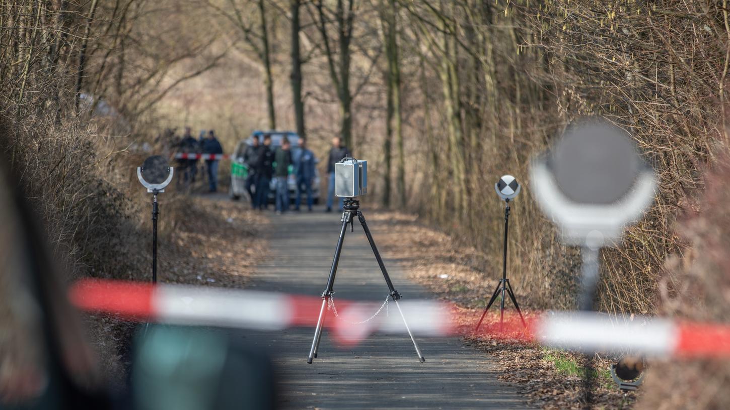 Am Donnerstagmorgen machte ein Polizeihubschrauber Luftaufnahmen des Fundorts.