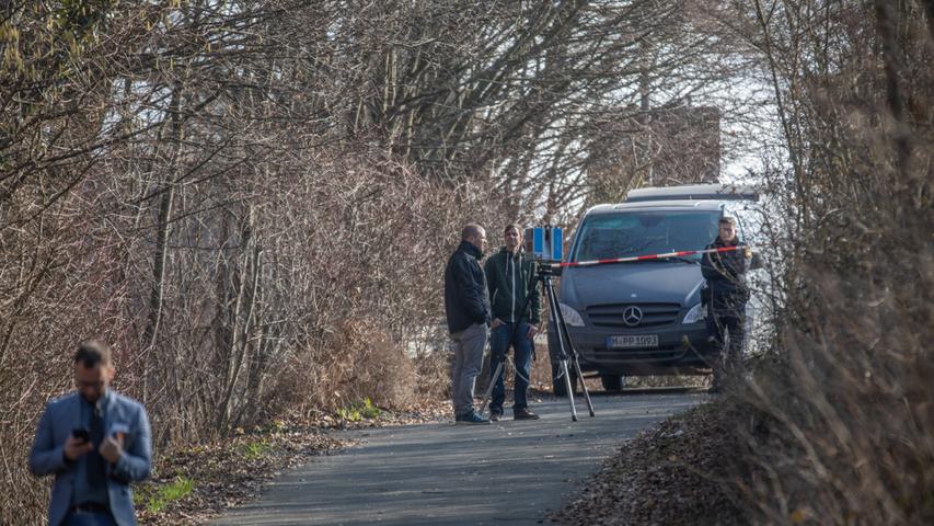Nach dem Fund einer männlichen Leiche im mittelfränkischen Roth ermittelt die Mordkommission wegen eines Gewaltverbrechens.