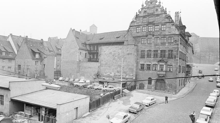 Einen Spaziergang rings um die Mauer und kreuz und quer durch die Altstadt ließ gestern Baureferent Heinz Schmeißner im Geiste die Stadtväter nachvollziehen. Hier geht es zum Artikel vom 25. Februar 1969: Jubeljahr mit Ruinen.