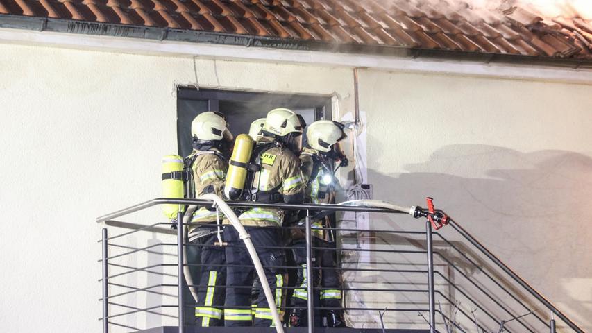 Dächer in Flammen: Feuerwehr musste in Wernsdorf löschen