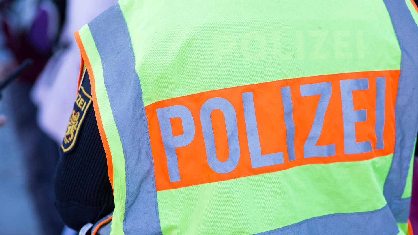 Die Polizei bittet um Zeugenhinweise.