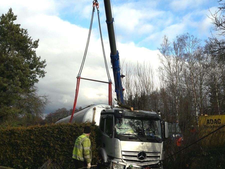100 Tonnen Kran Musste Nahe Hirschau Lkw Bergen Auerbach Nordbayern De