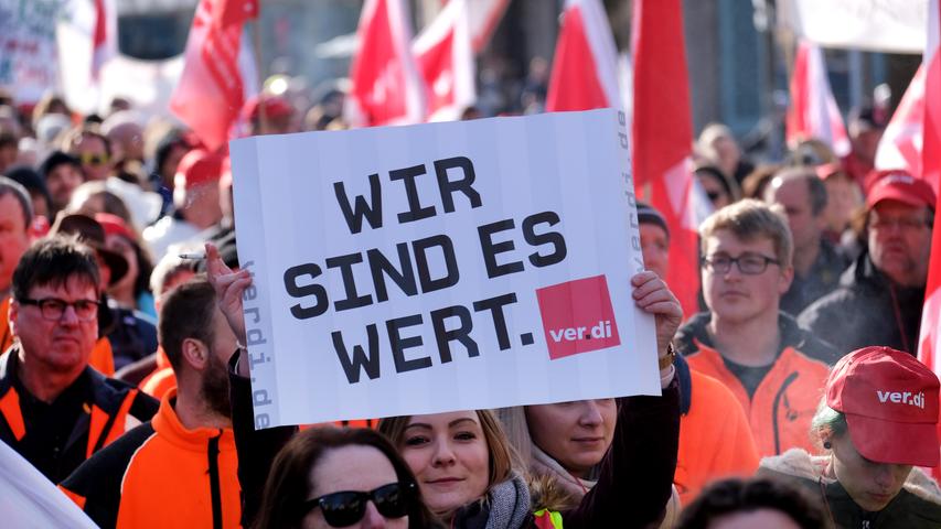 Erlangen: 2000 Beschäftigte im öffentlichen Dienst fordern mehr Lohn