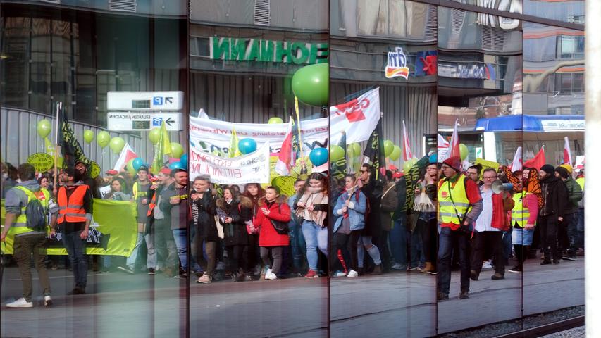 Erlangen: 2000 Beschäftigte im öffentlichen Dienst fordern mehr Lohn 
