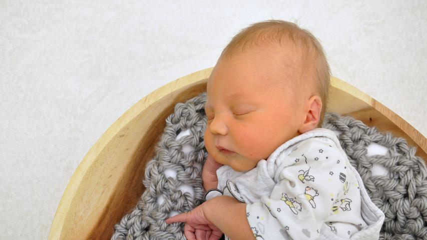Der süße Sam Colin kam am 23. Februar in der Klinik Hallerwiese zur Welt. Dabei war er 3680 Gramm schwer und 54 Zentimeter groß.