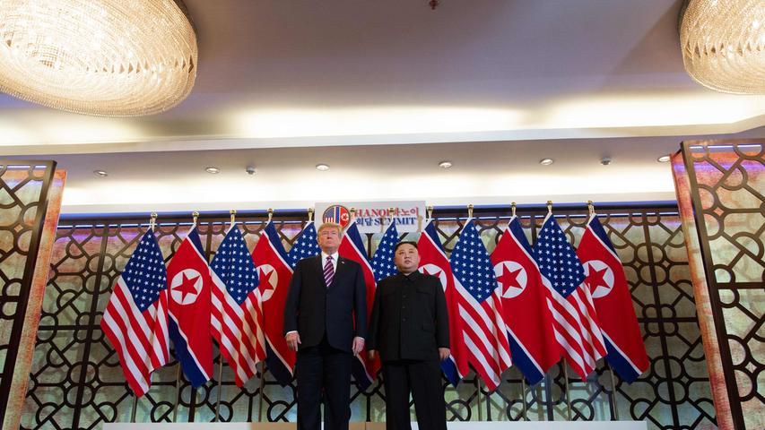 Handschlag und gute Laune: Der Trump-Kim-Gipfel in Bildern