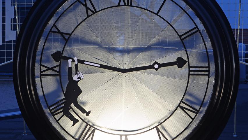 Am 31. März wird die Uhr auf Sommerzeit umgestellt. Die Zeitumstellung um eine Stunde nach vorne findet dieses Jahr womöglich das vorletzte Mal statt. Denn die EU hat einer Abschaffung der Zeitumstellung schon für 2019 zugestimmt. Doch eine Umsetzung soll vermutlich erst bis 2021 durchgeführt werden.