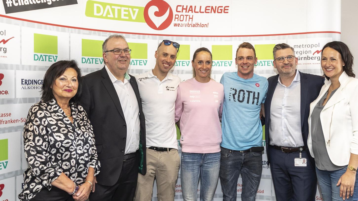 Top-Athlet Andreas Böcherer (3. von links) und Top-Athletin Laura Philipp (4. von links) werden am Challenge Roth teilnehmen.