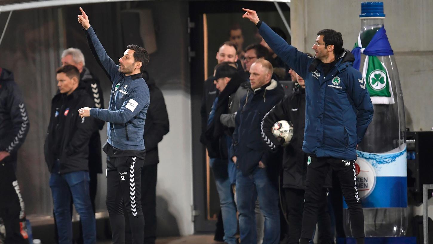 Stefan Leitl und sein Co-Trainer Andre Mijatovic konnten die Lage in Fürth nach einer langen Abwärtsspirale entspannen.