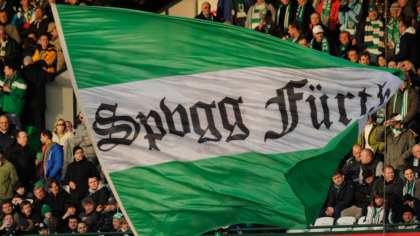 Viele Fürther Fans wünschen sich den Vereinsnamen SpVgg Fürth zurück.