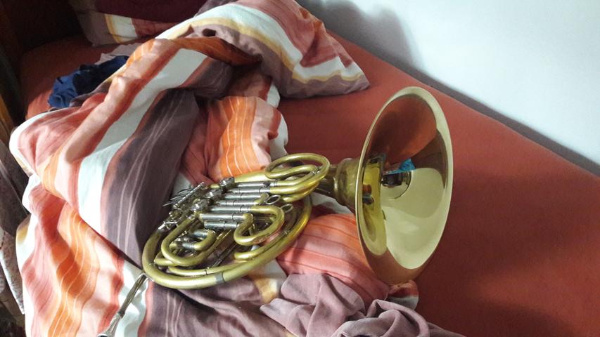 Dieses Horn war nach einer Probe eines Bläserquintetts anscheinend müde geworden. Kein Wunder, muss es doch bald um den Preis des Deutschen Musikwettbewerbs kämpfen.