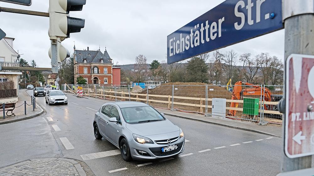 Wegen Beton-Bock: Schiff-Kreuzung in Weißenburg wird gesperrt