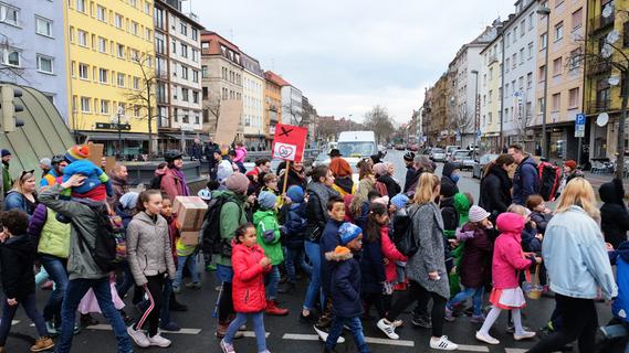 Fürther Straße: Lautstarker Protest nach schweren Unfällen