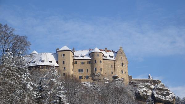 Burg Rabenstein, Ahorntal auf verschneitem Sporn