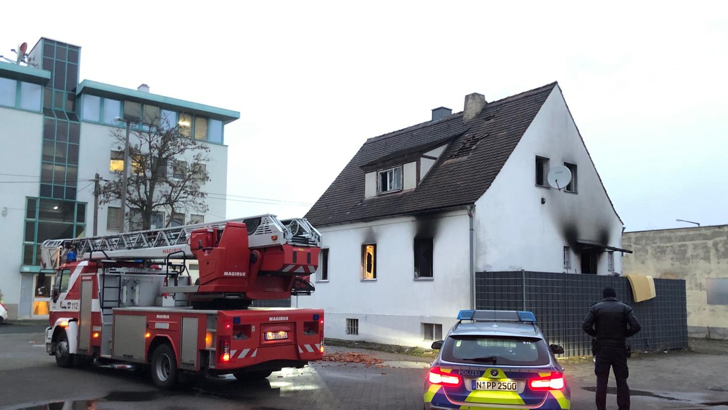 Bei einem Brand in Nürnberg Sandreuth kamen fünf Menschen ums Leben.