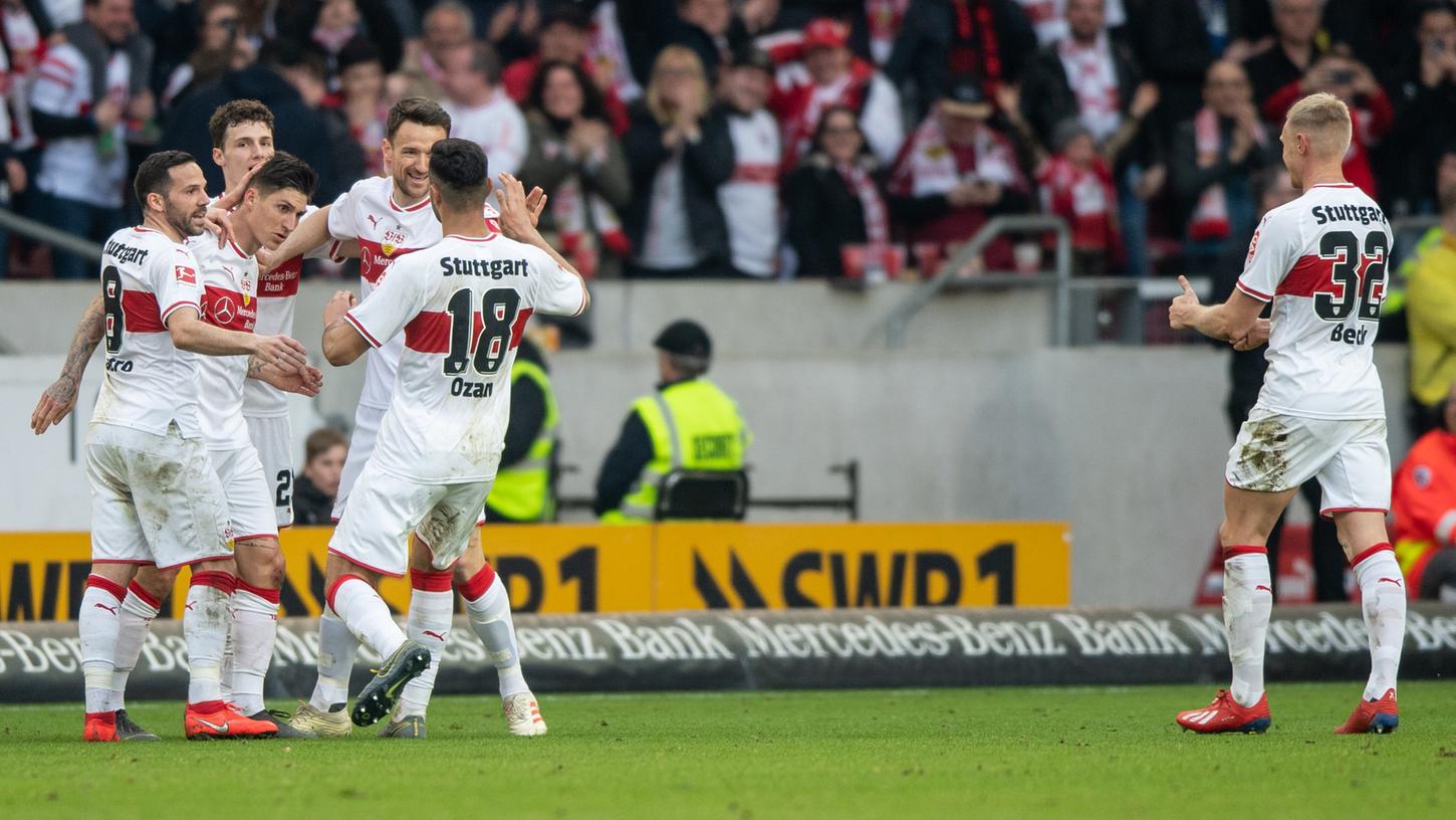 Mit dem deutlichen Sieg gegen Hannover sichern sich die Stuttgarter mit fünf und sechs Punkten Abstand auf die direkten Abstiegsränge den Relegationsplatz.