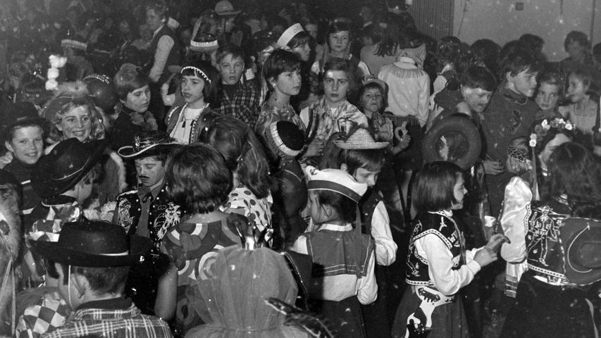 Jung und alt feierten vor gut 50 Jahren im Raum Pegnitz ausgelassen den Faschingsausklang
