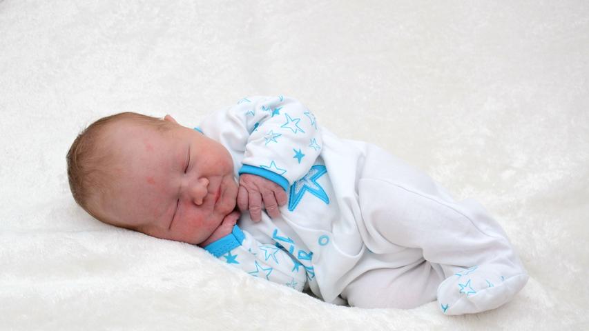 Guten Morgen kleiner Ben! Der junge Mann kam am 4. März in der Klinik Hallerwiese zur Welt und war dabei 54 Zentimeter groß. Er wog 3820 Gramm.