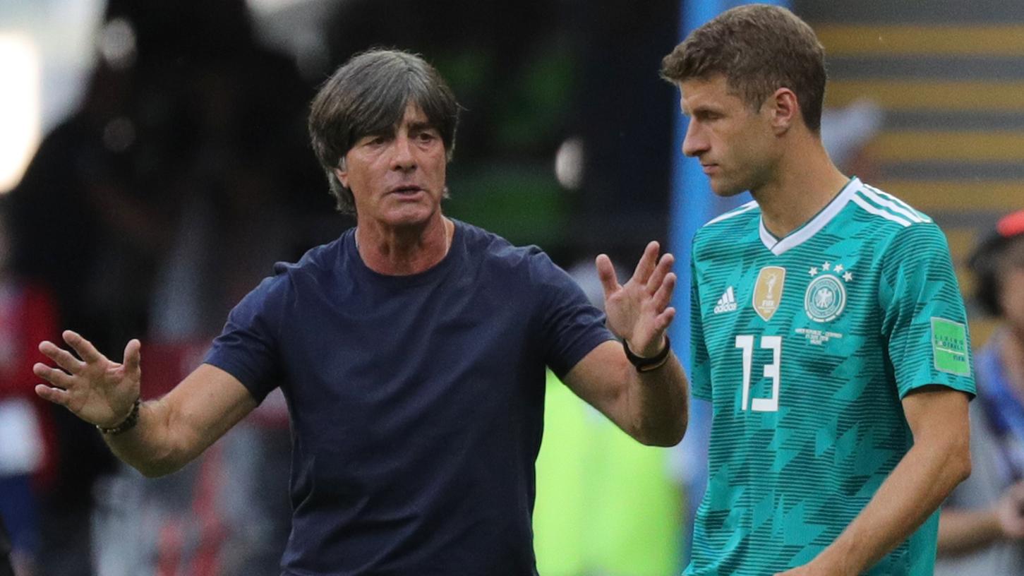 Arbeiten vielleicht bald wieder zusammen: Bundestrainer Joachim Löw und Thomas Müller.