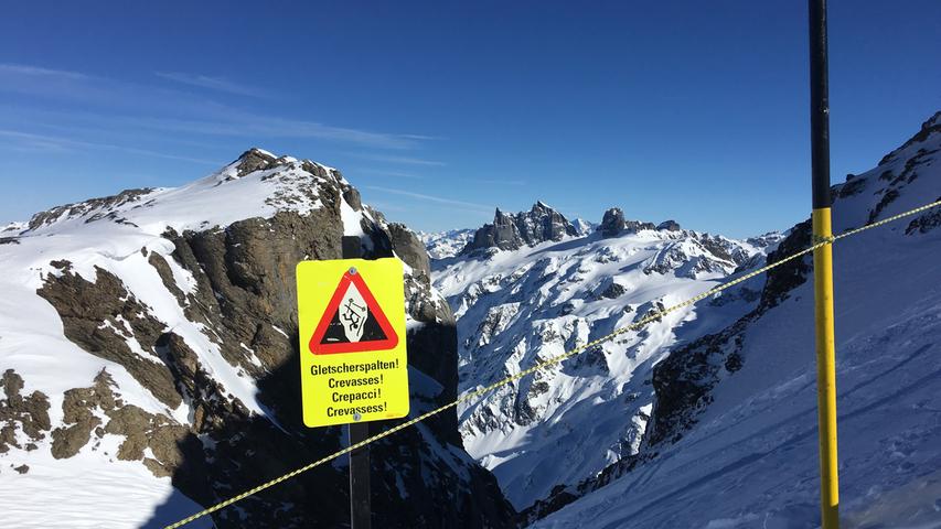 Diese Warnung sollten Skifahrer unbedingt ernst nehmen. Tracks, die über Gletscher führen, sind oft tückisch.