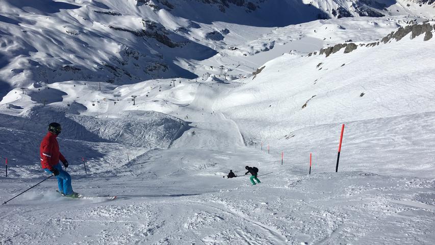 Auf der gut präparierten Piste, direkt daneben oder auch auf einer ganz anderen Route: Am Titlis in Engelberg haben die Skifahrer die Wahl.
