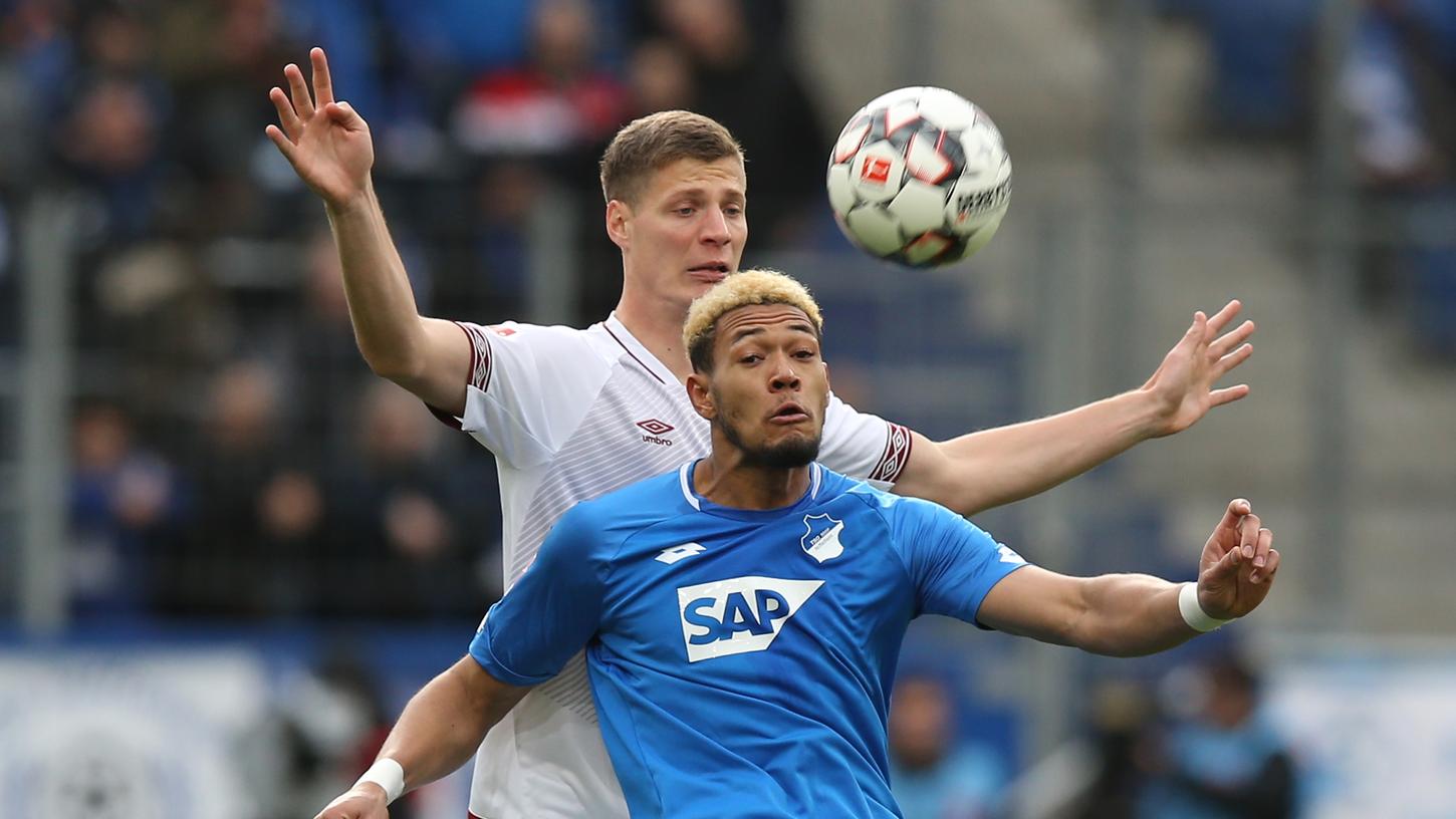 Hände hoch! Abstieg? Beim Club haben sie sich auch nach dem bitteren 1:2 in Hoffenheim noch nicht aufgegeben.