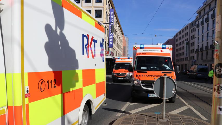 Busse kollidieren am ZOB in Nürnberg: Zwei Verletzte 