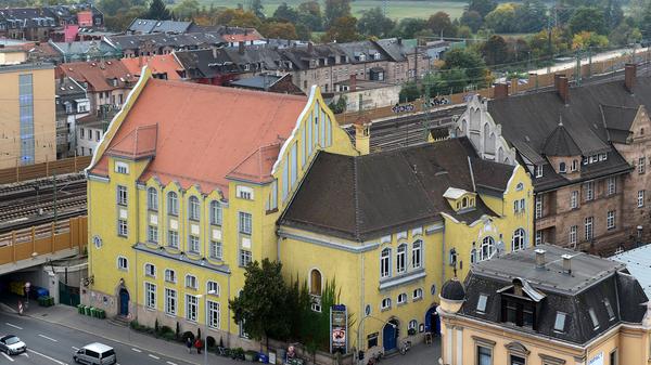 Das Berolzheimerianum im Oktober 2015: Der Jugendstilbau in der Theresienstraße, Ecke Schwabacher Straße, steht unter Denkmalschutz.