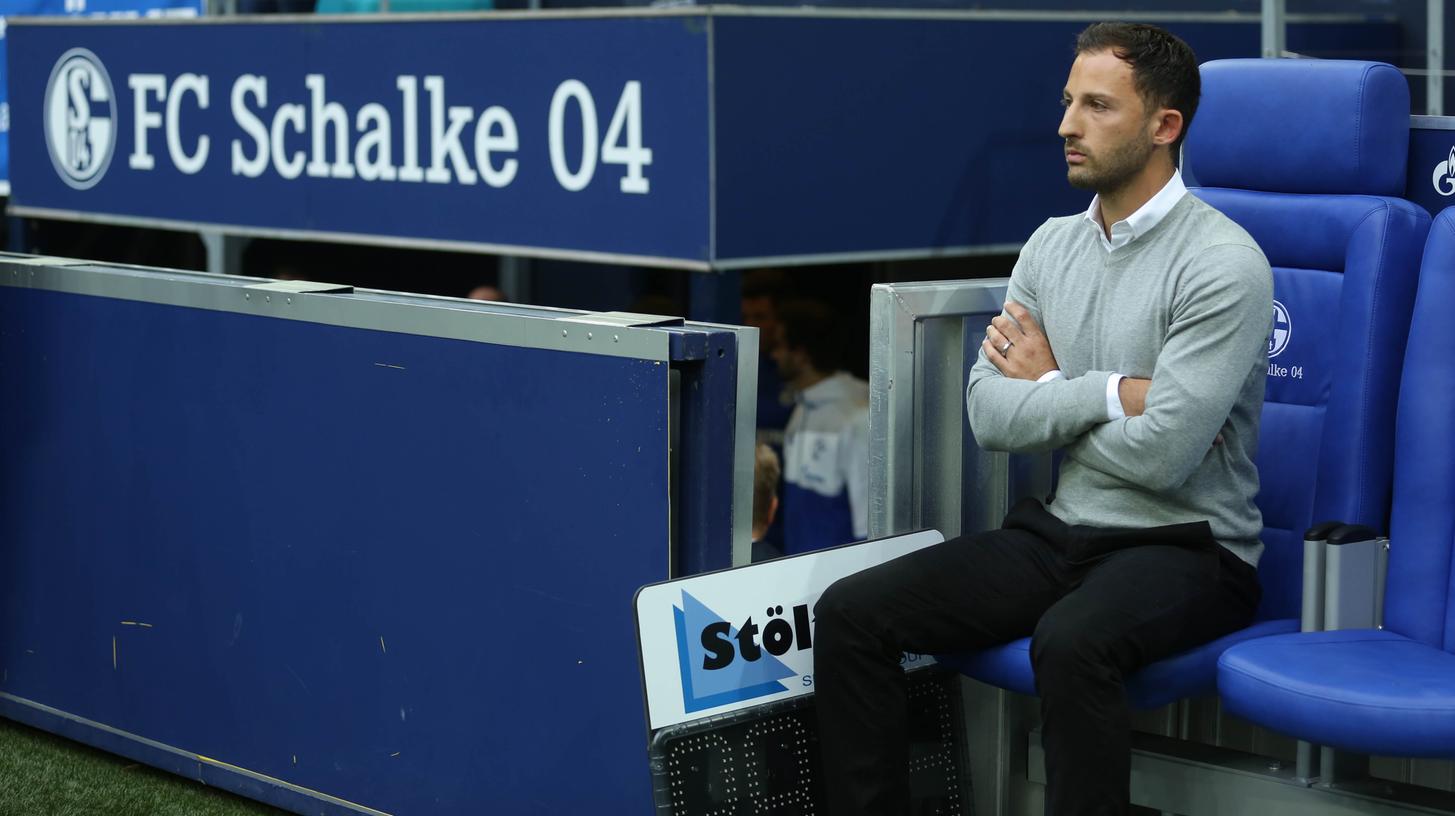 Erneut angezählt: Domenico Tedesco wird laut Medienberichten auch gegen Leipzig auf der Schalker Bank sitzen.