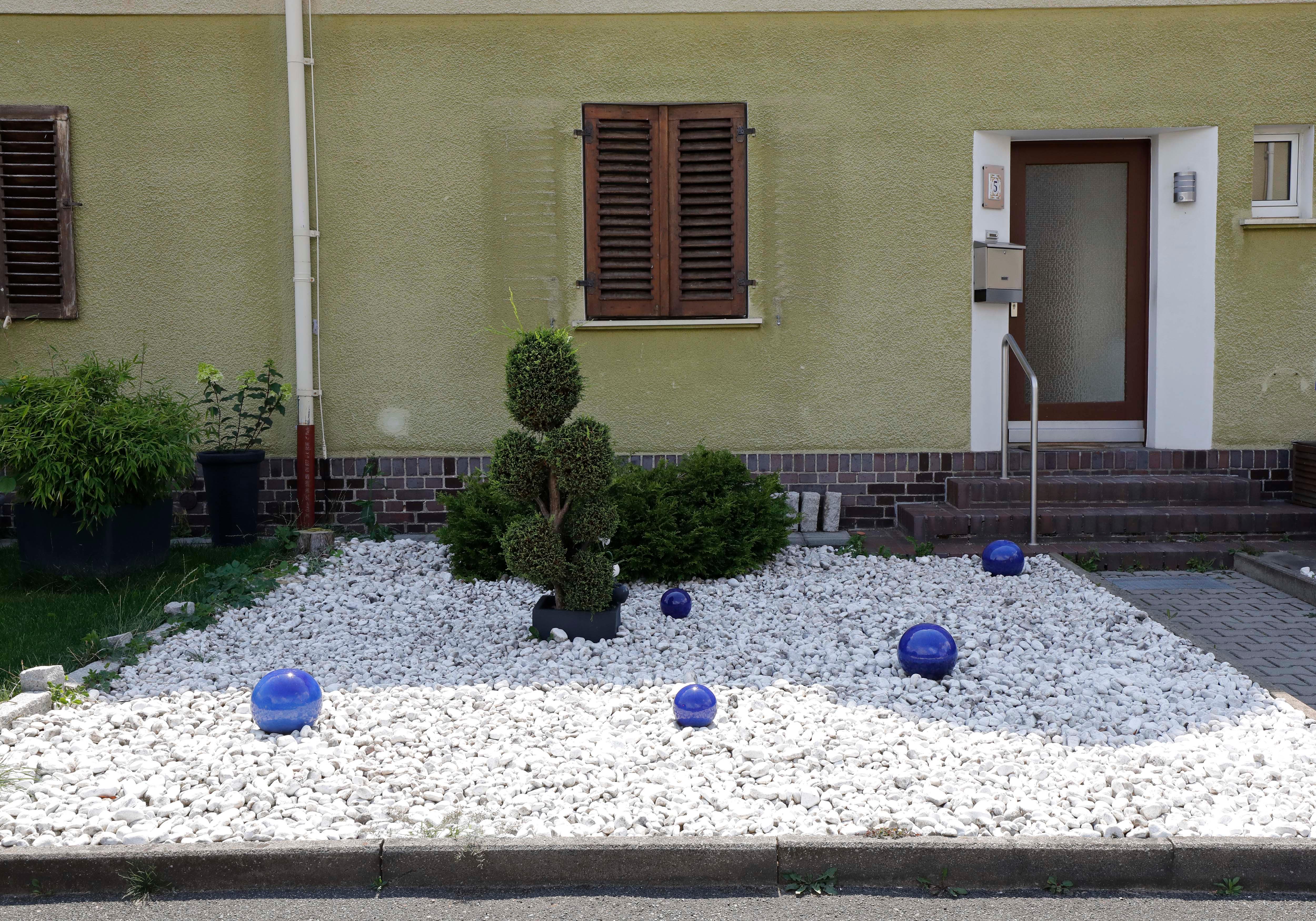 Leblos und grau Stadt möchte an den Kragen