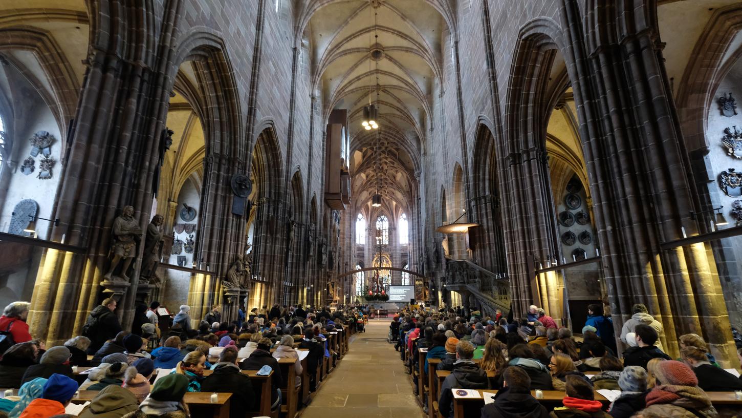 Bamberger Wissenschaftler wollen die Pfeiler, Portale und Skulpturen der St. Lorenzkirche digital vermessen.