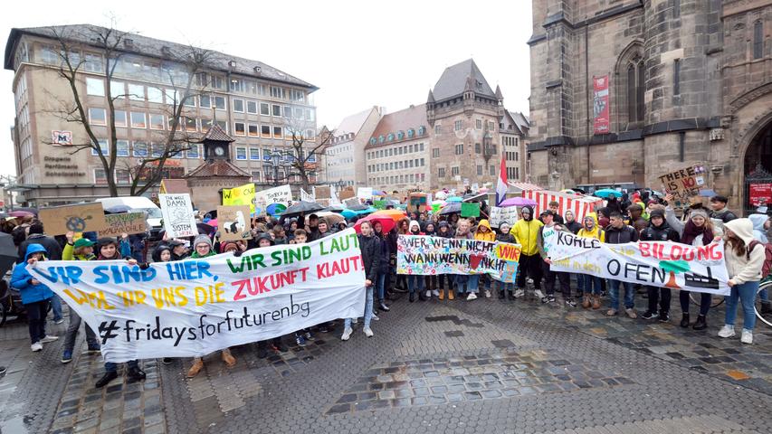 Plakate, Proteste und Pläne: Demo #FridaysForFuture in Nürnberg