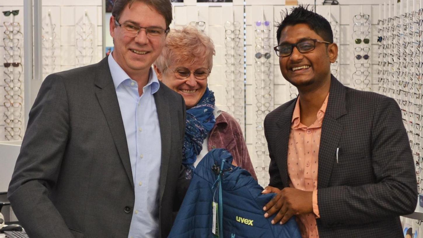 Optiker aus Nepal kommt zum Praktikum